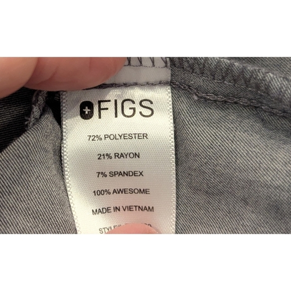 FIGS Catarina Grey One Pocket Scrub Top Size Small - Picture 4 of 5